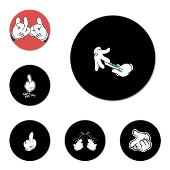 Популярни аниме рисунка Ръчно Жест Икони Игли Икона Украса Брошки Метални Значки За Украса на Раницата